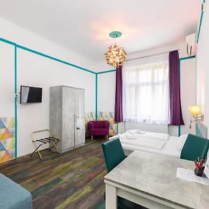 Amber Terrace Downtown Apart Otel