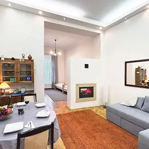 Fireplace Holidays Apartman