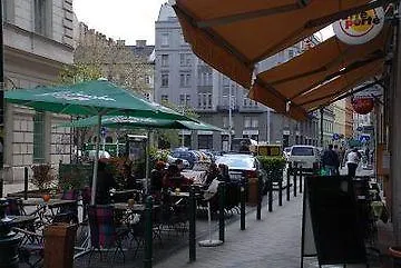 Pop Up Hostels - Downtown Budapest Hungary